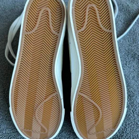 Nike Blazer Mid 77 Vintage Sneakers - Men 6.5 - Barely Worn - Picture 11 of 12